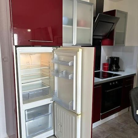 Appartement Confort 20 Metre Mer Сент-Мари-ла-Мер Экстерьер фото