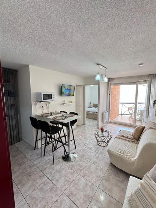 Appartement Confort 20 Metre Mer Сент-Мари-ла-Мер Экстерьер фото
