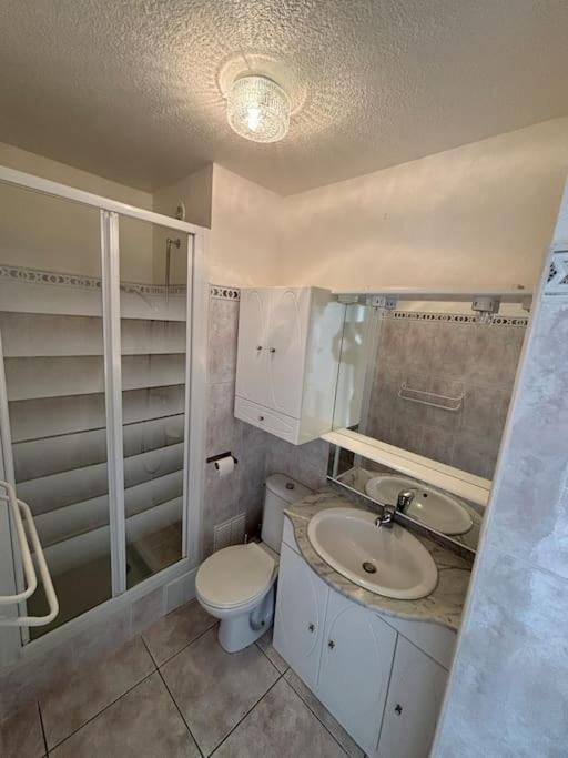 Appartement Confort 20 Metre Mer Сент-Мари-ла-Мер Экстерьер фото